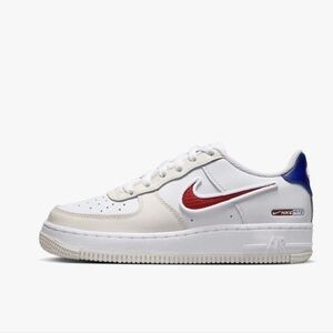 Nike Air Force 1 LV8